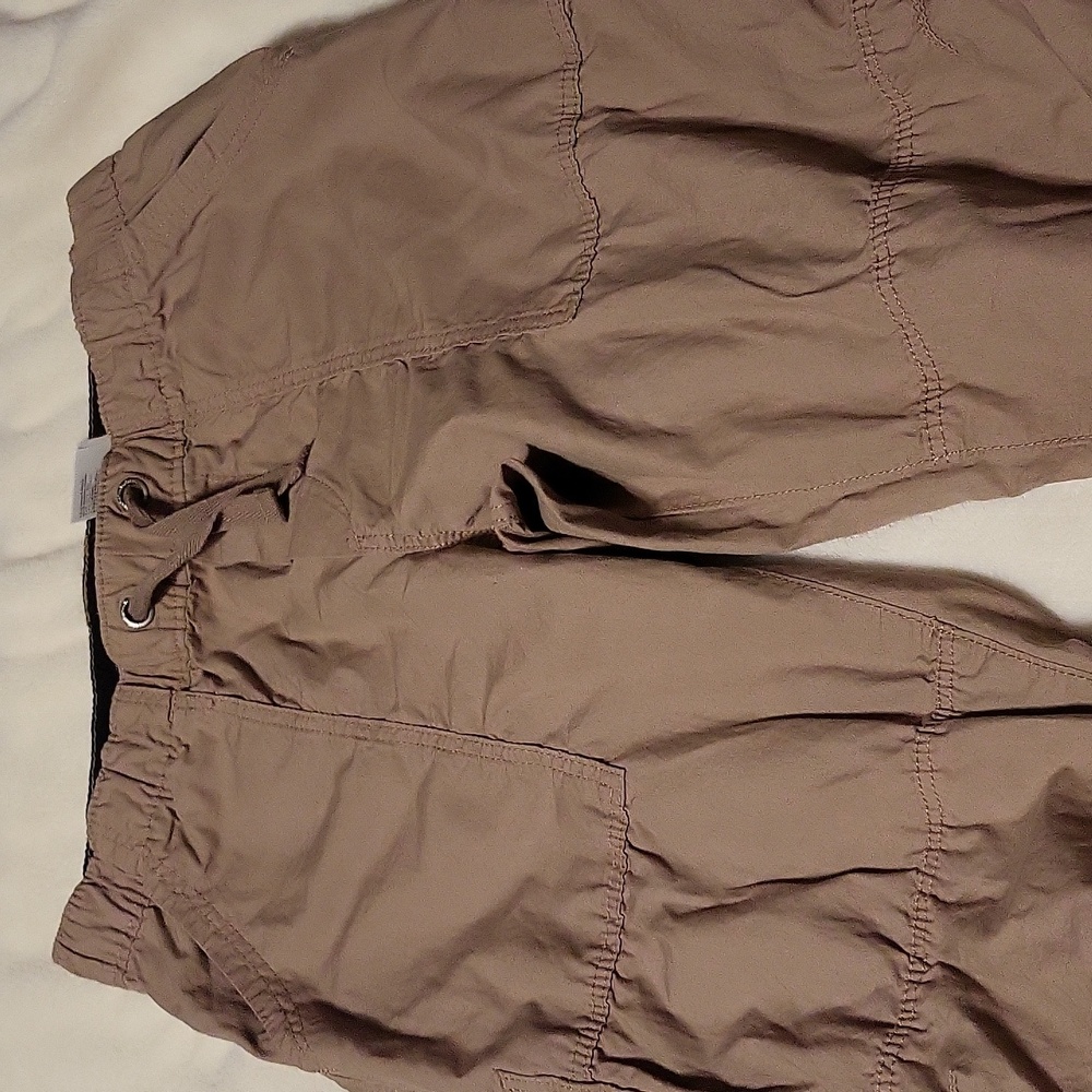Boy LOGG Cargo jogger Pants.  Good Condition. Elastic waist. Waist string